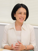 内藤真理子さん